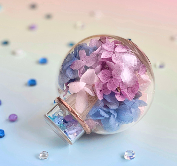 紫陽花の万華鏡 「雨上がりの紫陽花 」/ プリザーブドフラワー 枯れないお花 1枚目の画像