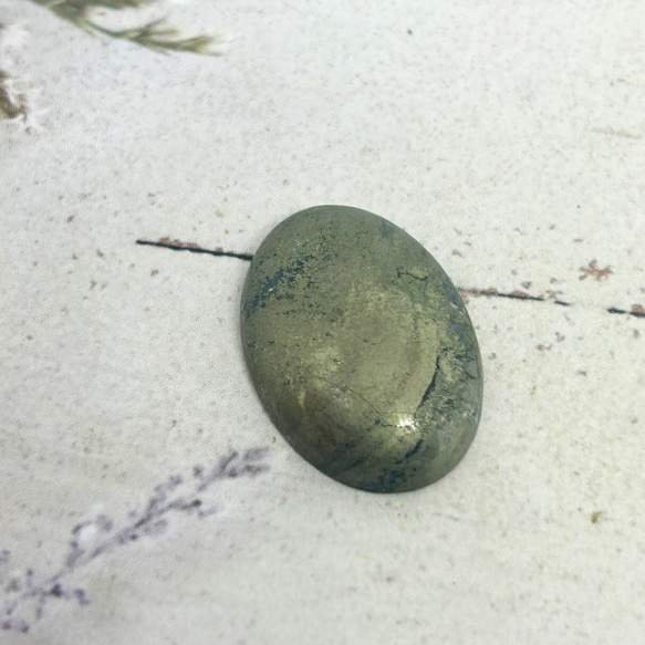 723. 天然石　パイライト  ヘアゴム   ポニーフック  25mm 6枚目の画像