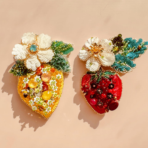 受注生産】ジューシーレモンオートクチュール刺繍ブローチ