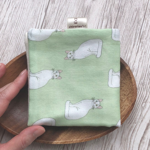 オリジナル生地】白猫さんの優しいガーゼハンカチ ハンカチ・手ぬぐい