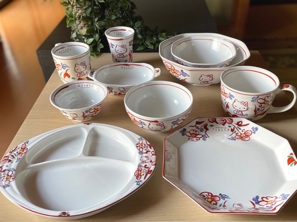 サンリオ ハローキティ×麦山窯 ろくべ型豆茶碗 - Hello Kitty 紅（あか） 10枚目の画像