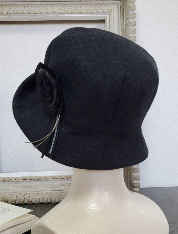 纏う…装いの帽子【1枚布の帽子　8ダーツ】シンプルでスタイリッシュなシルエット 7枚目の画像