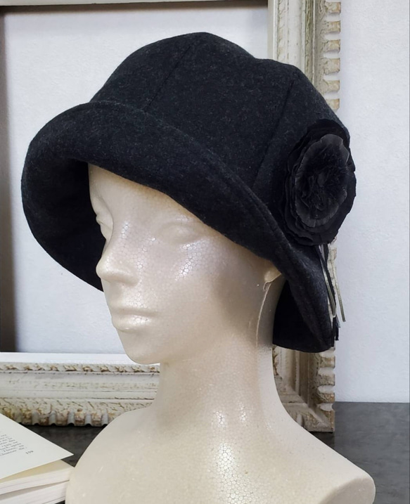 纏う…装いの帽子【1枚布の帽子　8ダーツ】シンプルでスタイリッシュなシルエット 6枚目の画像