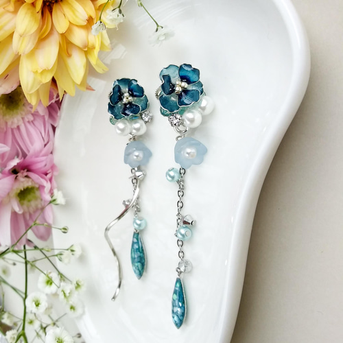 『値下げしました』美品！2way仕様のレア物イヤリング「２万円」 2way ○ ターコイズブルー アネモネ ピアス / イヤリング【サージカル