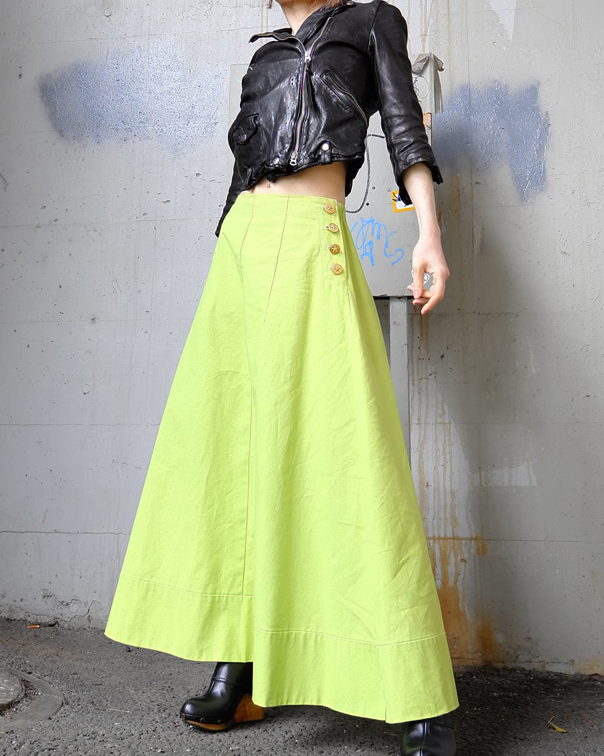 爽やかライムカラー・マキシ丈のテントライン スカート【gri:n ai】