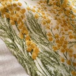 人気生地　再入荷！mimosa『momen-t 綿麻　 ソフリー加工　F-2　ホワイト　ミモザ柄』～50㎝単位でカット～ 7枚目の画像