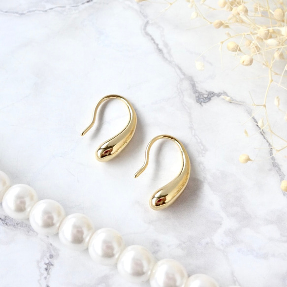 オフィスでも使える定番ピアス！小さなしずく型のピアス（ゴールド/シルバー ）秋　プチギフト　メンズ　華奢　クリスマス 8枚目の画像