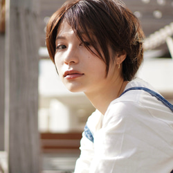 オフィスでも使える定番ピアス！小さなしずく型のピアス（ゴールド/シルバー ）秋　プチギフト　メンズ　華奢　クリスマス 7枚目の画像