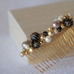 【フォーマルヘアに華やぐ ‟髪飾り” 】ー＊ドイツ金箔玉-hair comb- (black)＊ー 2枚目の画像