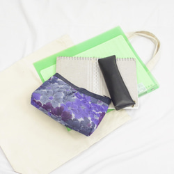 くぼみが個性的な◎シルク生地の花柄ポーチ 5枚目の画像