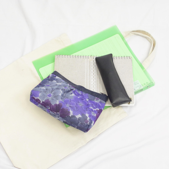 くぼみが個性的な◎シルク生地の花柄ポーチ 5枚目の画像