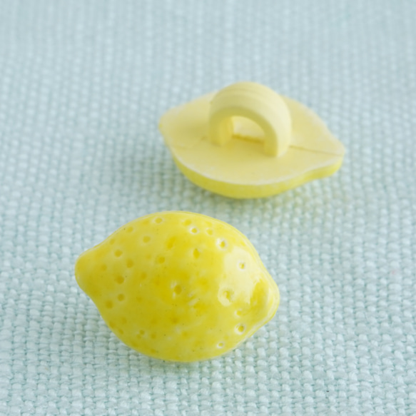 (2個) 12mm レモンのボタン フランス製 ＊ レモンイエロー 2枚目の画像