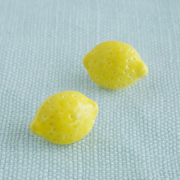 (2個) 12mm レモンのボタン フランス製 ＊ レモンイエロー 1枚目の画像