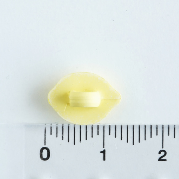 (2個) 12mm レモンのボタン フランス製 ＊ レモンイエロー 4枚目の画像
