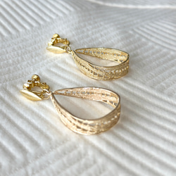 大ぶり ゴールドフープイヤリング  【Gold carving hoops 】 結婚式  発表会 4枚目の画像