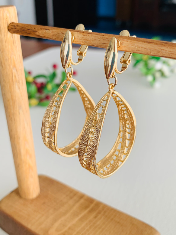 大ぶり ゴールドフープイヤリング  【Gold carving hoops 】 結婚式  発表会 12枚目の画像