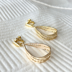 大ぶり ゴールドフープイヤリング  【Gold carving hoops 】 結婚式  発表会 6枚目の画像