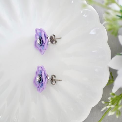 特集掲載】パープルブルーの花ピアス/イヤリング (受注生産  