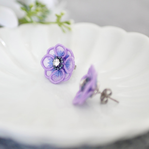 特集掲載】パープルブルーの花ピアス/イヤリング (受注生産  