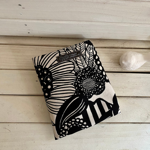 ハンドメイド✃アンティーク花柄ファブリック＆ブラックウォッチ