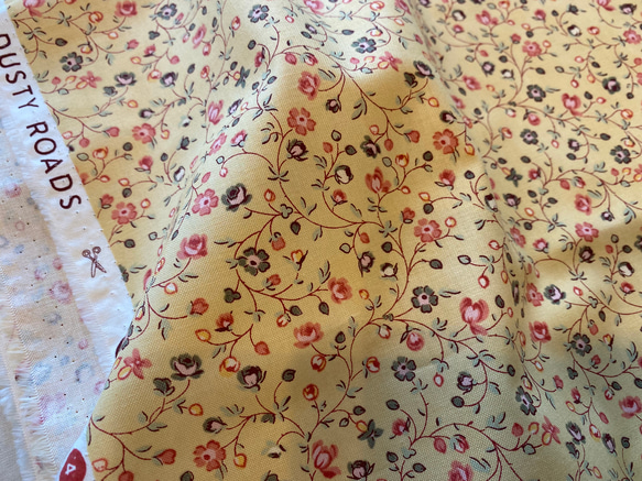 新商品！KEI FABRIC　小さな花柄　Cーイエロー』～50㎝単位でカット～ 2枚目の画像