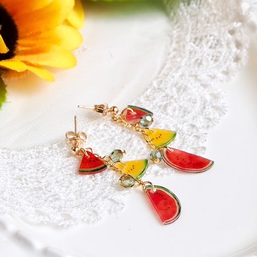 揺れるスイカのピアス ピアス（フック・チェーン） ＊Rabbit foot