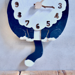 ハチワレ猫 ショート レギュラーサイズ 時計 木製 振り子時計 掛け時計 4枚目の画像