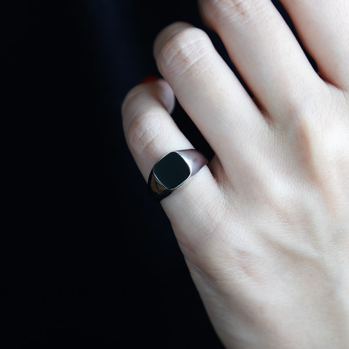 大人可愛い＊ピンキーシグネット＊オニキスリング《送料無料》 指輪