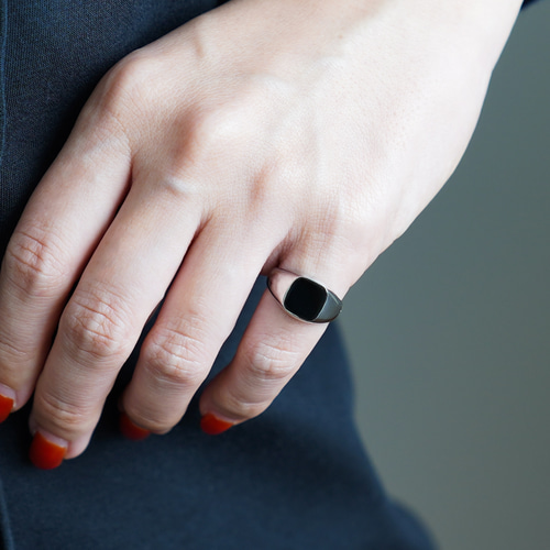 大人可愛い＊ピンキーシグネット＊オニキスリング《送料無料》 指輪