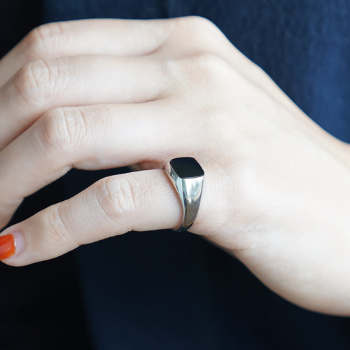 大人可愛い＊ピンキーシグネット＊オニキスリング《送料無料》 指輪