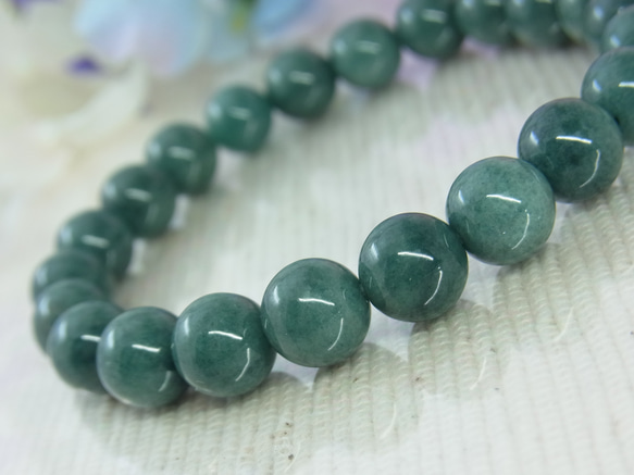 ビルマ産 本翡翠◆奇跡の石 濃厚系 モスグリーン お守り お洒落 ひすい シック パワー・ストーン 天然石ブレスF27① 3枚目の画像