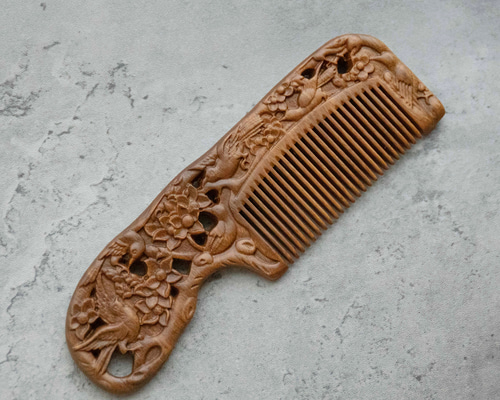 極希少品　中国　アンティーク★木製彫刻櫛 　コレクション品　天然木　古玩 天然木の櫛 緑檀 両面彫り くし 「花・木・鳥」 その他アクセサリー