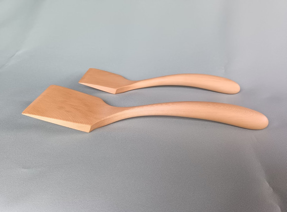 木のフライ返し（小）　( 国産材トチノキ ) 2枚目の画像