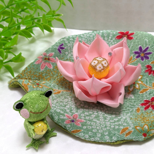大きな蓮の花ちりめん細工 ちりめん細工 「 蓮の花 黄 」 | ちりめん猫のハンドメイド日和