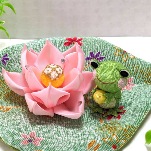 ✿ 蓮の花托✿ ちりめん細工 蓮の花托のちりめん細工 | どんぐりの日々の楽しみ