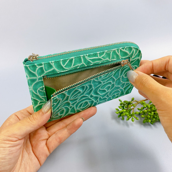 薄くて軽いコンパクトな財布 10枚カードポケット エナメルローズ ／ グリーン 【スクイーズ】 3枚目の画像