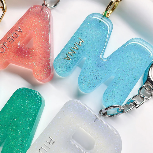 キラキラ♡アルファベット♡ネオンチャーム♡キーホルダー♡【全color