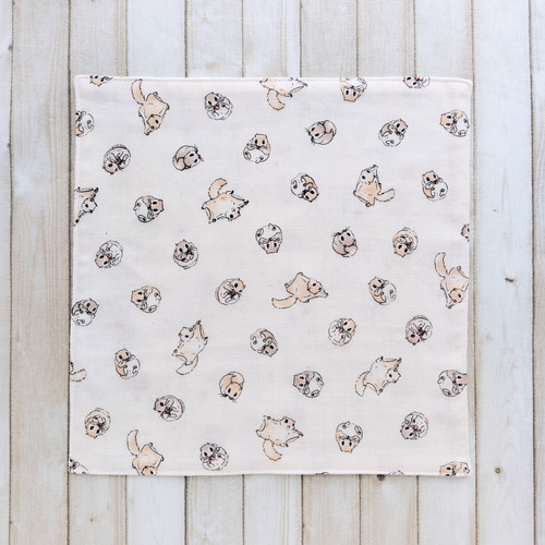 裏も可愛い♪ダブルガーゼの四重ハンカチ 約22cm角 (モモンガ/生成り地