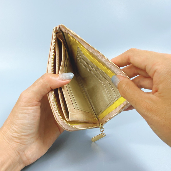 薄くて軽いコンパクトな財布 10枚カードポケット  クロコ型押し  ピンクベージュ 5枚目の画像