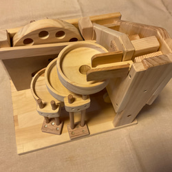 手作り　木のおもちゃ　無限ループのビー玉からくりマシン　3連トルネード　木製　知育玩具　ビー玉　プレゼント　 6枚目の画像