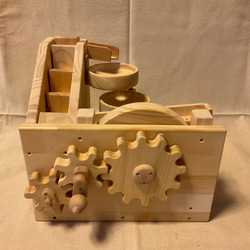 お家で作る歯車の工作キット 無限ループのビー玉からくりマシン 階段