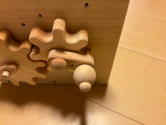 手作り　木のおもちゃ　無限ループのビー玉からくりマシン　階段トルネード　木製　知育玩具　ビー玉　ピタゴラスイッチ 5枚目の画像