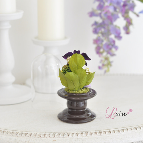 仏花　デンファレと大輪菊　プリザーブドフラワー　ガラスドーム（L）　華やか ガラスドーム仏花】ことね菊、デンファレの美しい 仏花、お供え花