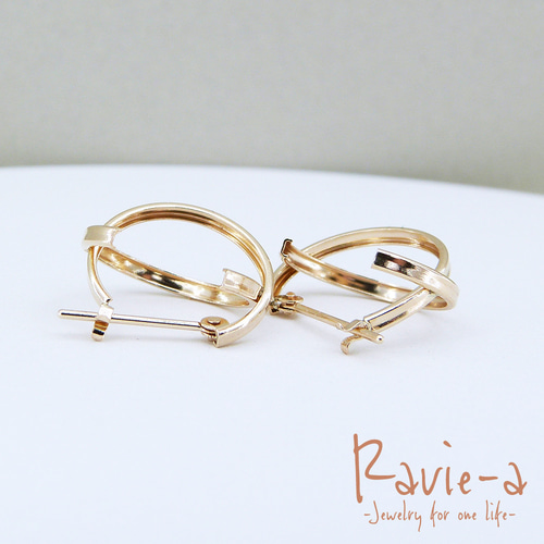 K10 フープピアス イエローゴールド クロス Xモチーフ 個性的 大人