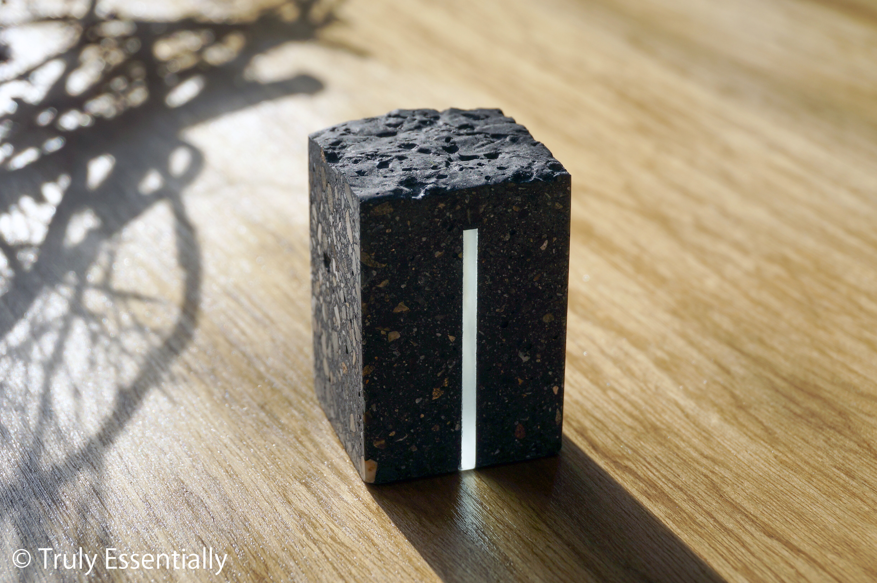 「 灯りの窓 」シリーズ、ガラスとコンクリートのインテリアオブジェ #063