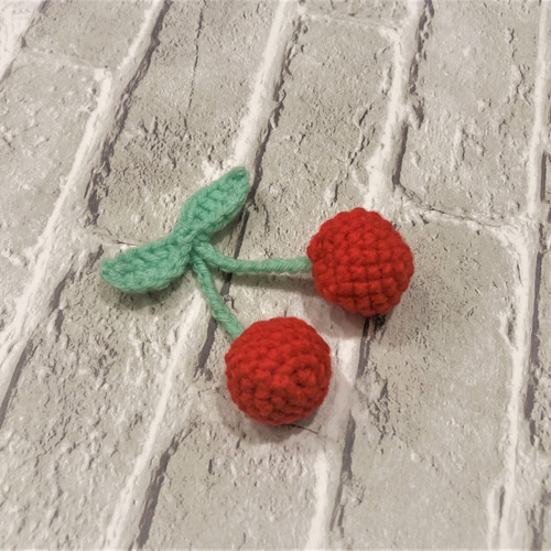 赤いさくらんぼモチーフ 手編み ハンドメイド あみぐるみ Ma Fleur (マ