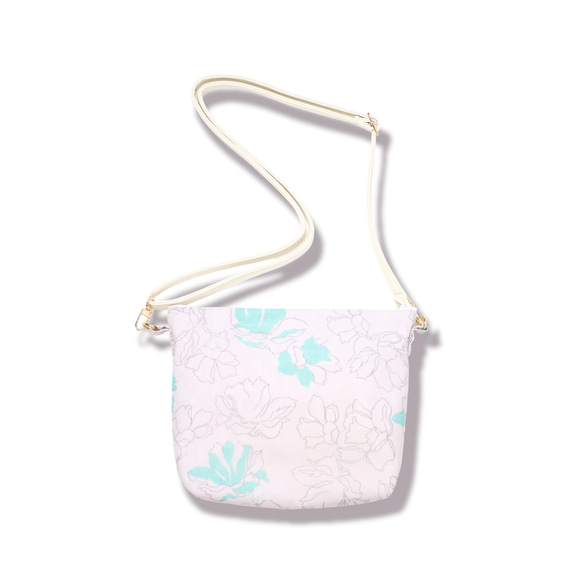 上品なラベンダーカラー◎イタリア生地を使ったサコッシュ 1枚目の画像