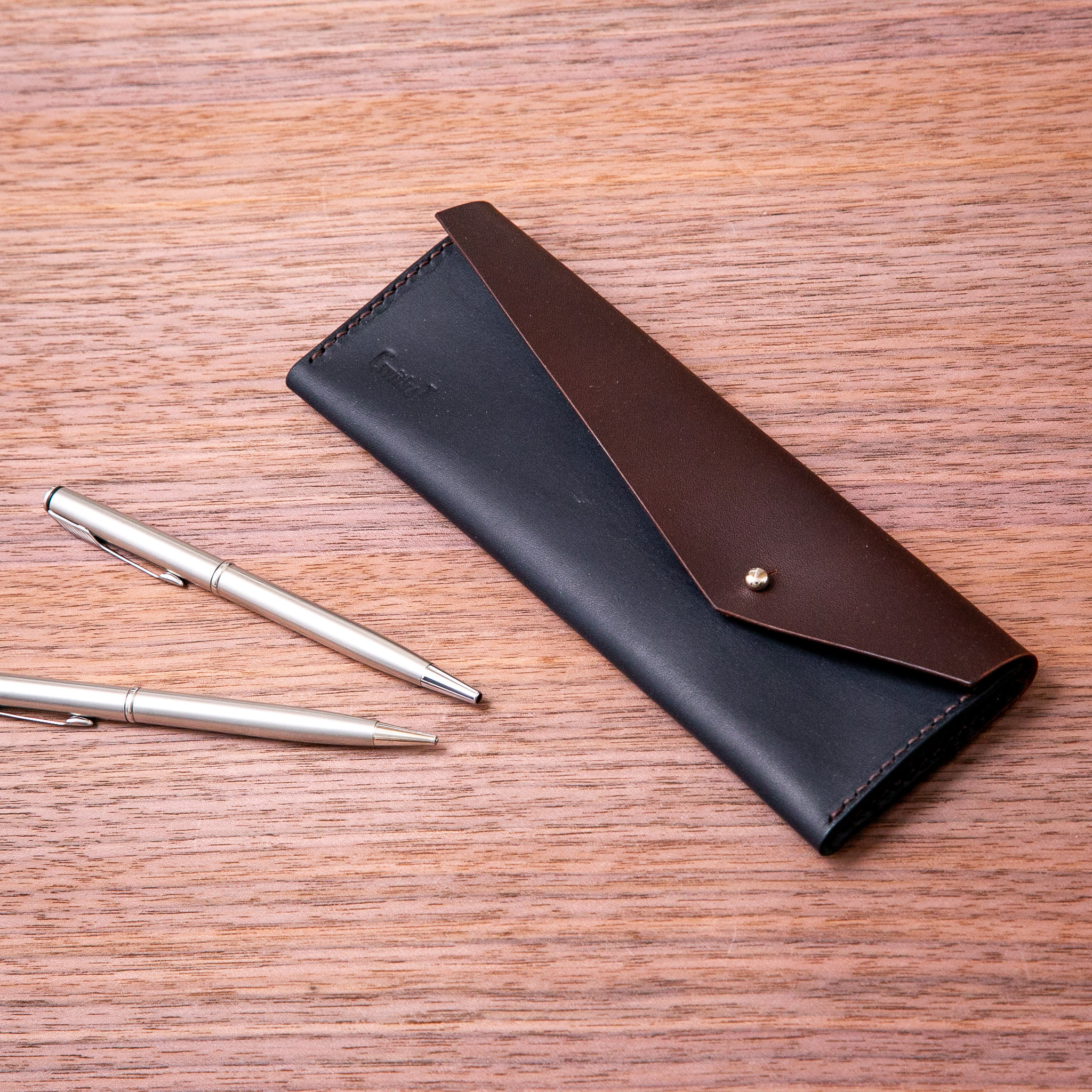 《モダンデザイン 》本革スリムペンケース（チョコ×ネイビー）【配色カスタム無料】