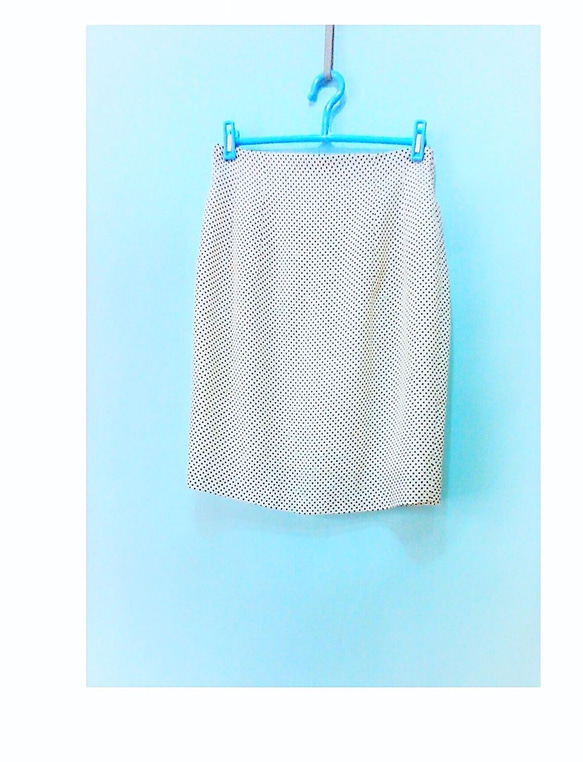 細めのスカートかわいい水玉フォーマルでカジュアル、クラシック 1枚目の画像