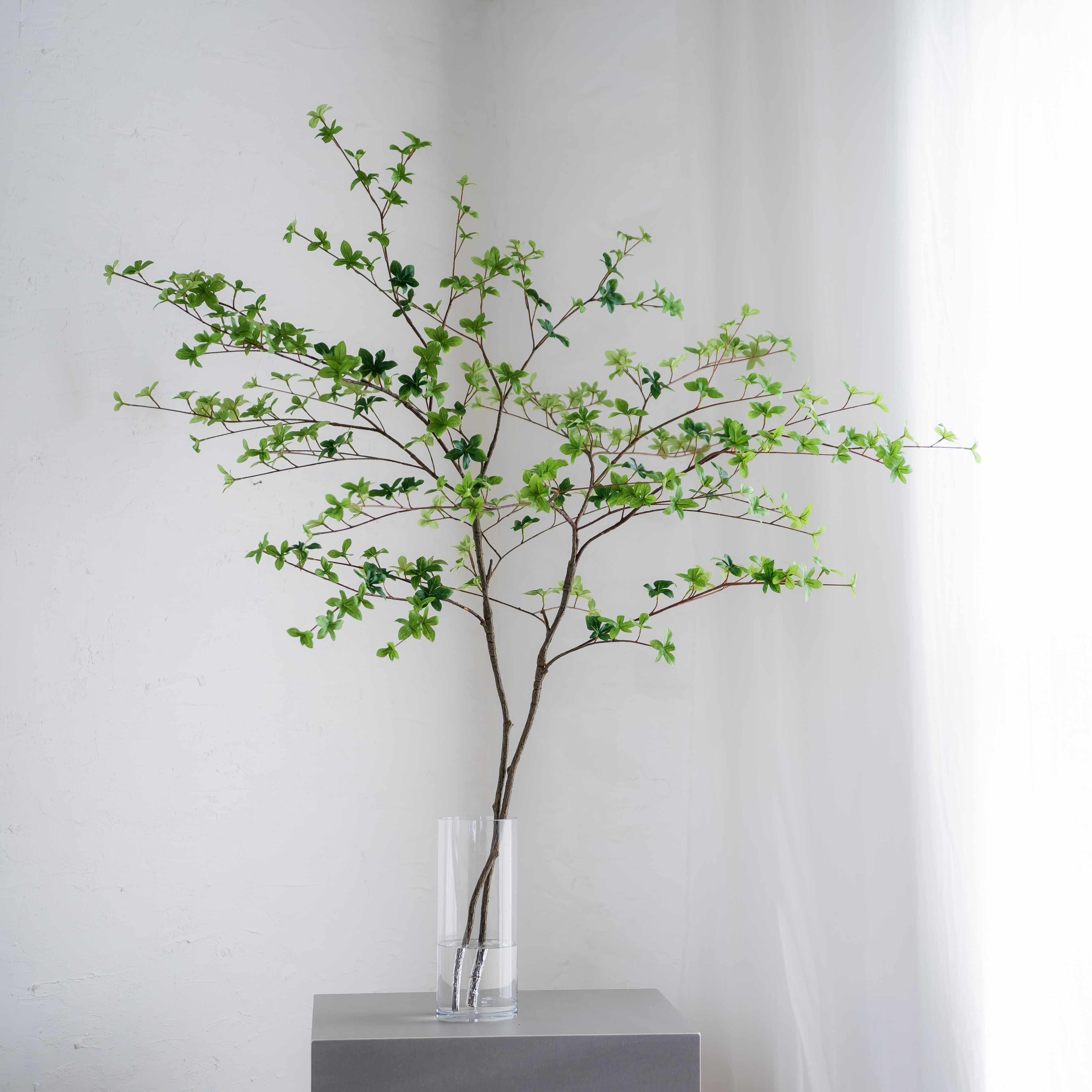 【形を整えてお届け】勢いあるドウダンツツジの造花2本セット